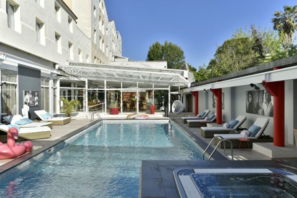 PISCINE-2 Arles Plaza ****