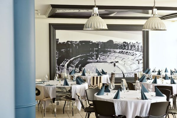 SALLE-DE-RESTAURANT PISCINE-2 Hotel Arles Plaza ****